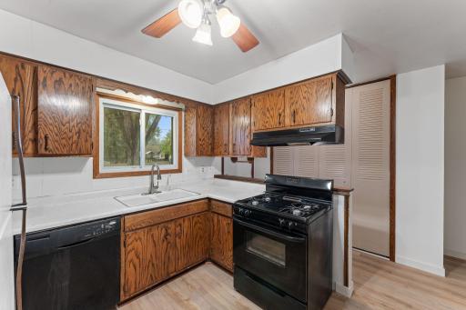 441 Skillman Avenue E, Maplewood, MN 55117