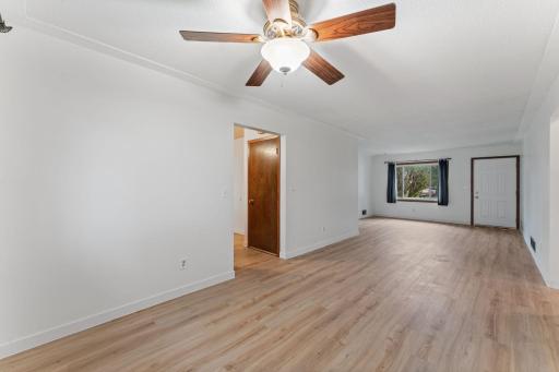 441 Skillman Avenue E, Maplewood, MN 55117