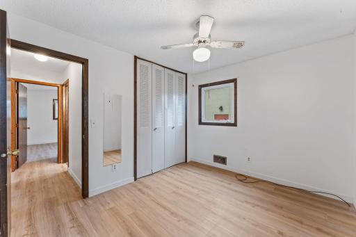 441 Skillman Avenue E, Maplewood, MN 55117