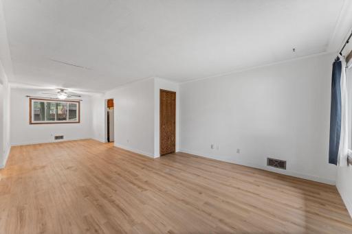 441 Skillman Avenue E, Maplewood, MN 55117