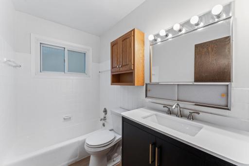 441 Skillman Avenue E, Maplewood, MN 55117