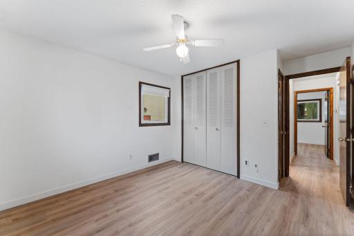 441 Skillman Avenue E, Maplewood, MN 55117