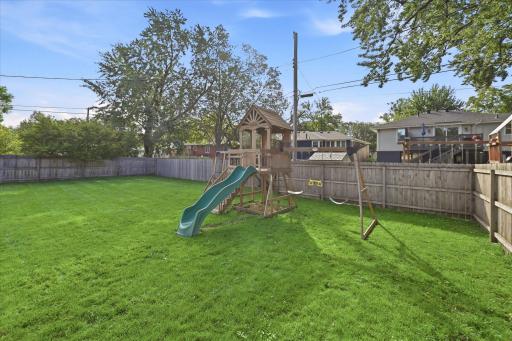 6915 W 23rd Street, Saint Louis Park, MN 55426