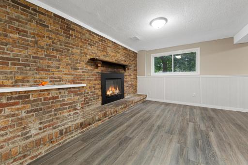 8101 Ewing Avenue N, Brooklyn Park, MN 55443