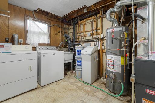 8101 Ewing Avenue N, Brooklyn Park, MN 55443