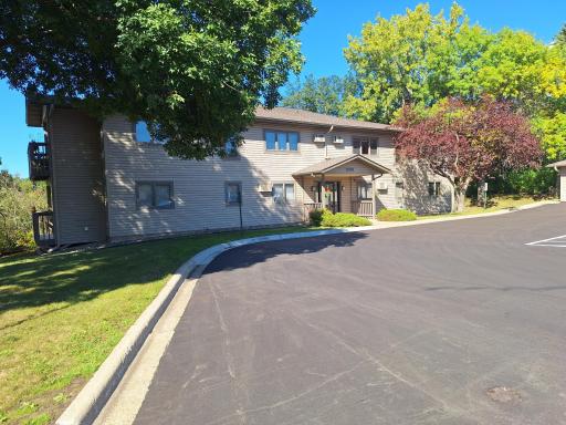 6601 Buckley Circle, 105, Inver Grove Heights, MN 55076