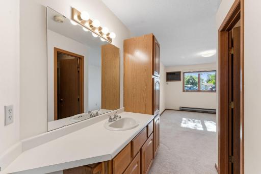 6601 Buckley Circle, 105, Inver Grove Heights, MN 55076