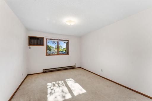 6601 Buckley Circle, 105, Inver Grove Heights, MN 55076