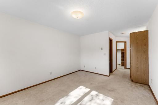 6601 Buckley Circle, 105, Inver Grove Heights, MN 55076