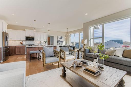 13722 Arrowhead Wy - Web Quality - 006 - 06 Living Room.jpg