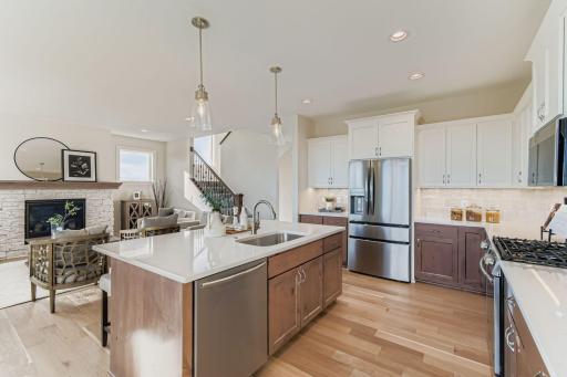 13722 Arrowhead Wy - Web Quality - 010 - 09 Kitchen.jpg