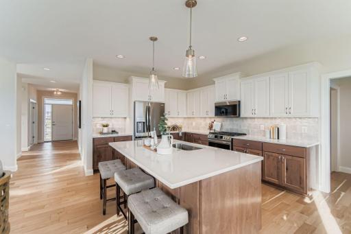 13722 Arrowhead Wy - Web Quality - 009 - 10 Kitchen.jpg