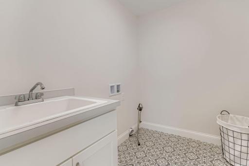 13722 Arrowhead Wy - Web Quality - 021 - 24 2nd Floor Laundry Room.jpg