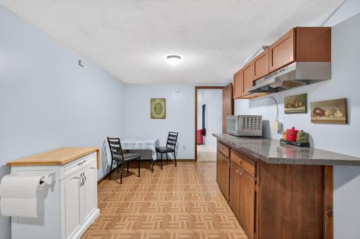 28 Sterling Street N, Maplewood, MN 55119