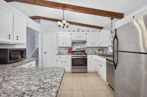28 Sterling Street N, Maplewood, MN 55119