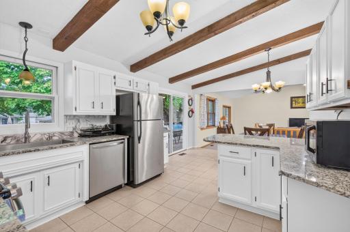 28 Sterling Street N, Maplewood, MN 55119