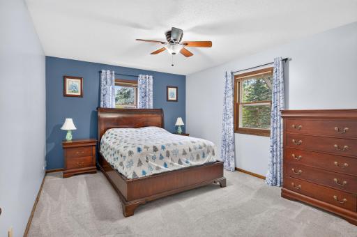 28 Sterling Street N, Maplewood, MN 55119