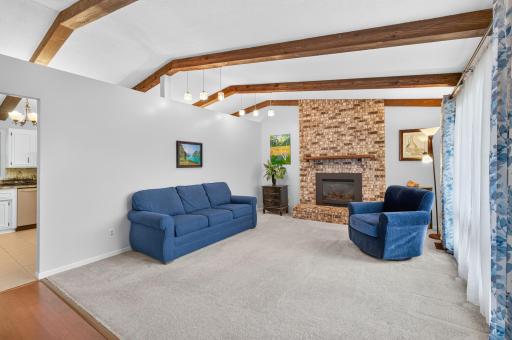 28 Sterling Street N, Maplewood, MN 55119
