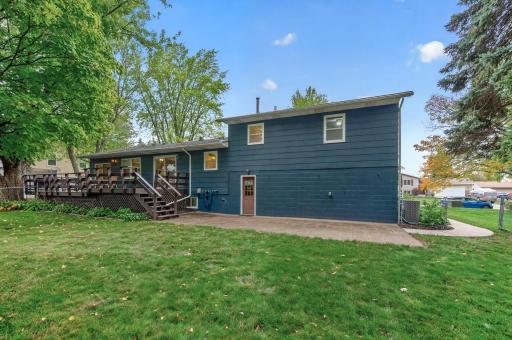28 Sterling Street N, Maplewood, MN 55119