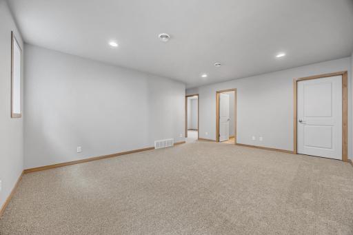 1015 61st Avenue W, West Fargo, ND 58078