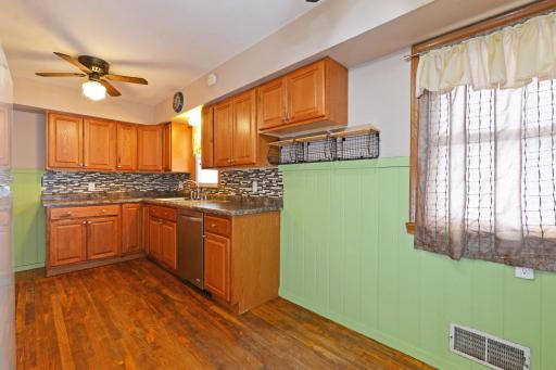 215 Maple Street, Saint Paul, MN 55106