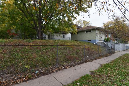215 Maple Street, Saint Paul, MN 55106
