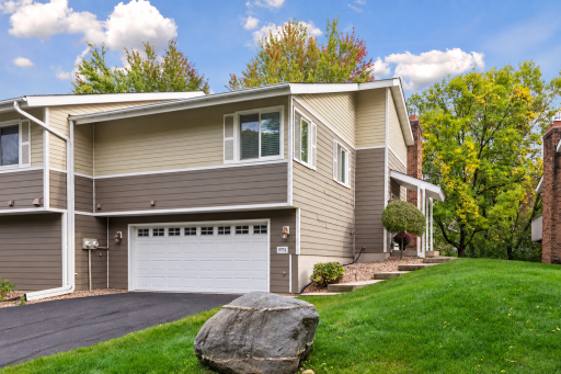 9751 Brighton Lane, Eden Prairie, MN 55347