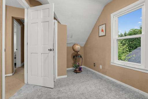 872 Lawson Avenue E, Saint Paul, MN 55106