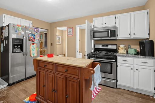 872 Lawson Avenue E, Saint Paul, MN 55106