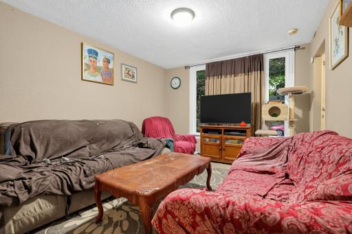 872 Lawson Avenue E, Saint Paul, MN 55106