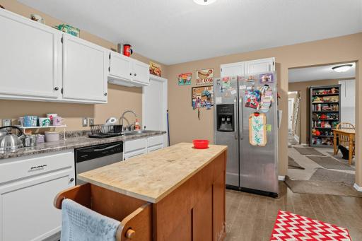 872 Lawson Avenue E, Saint Paul, MN 55106