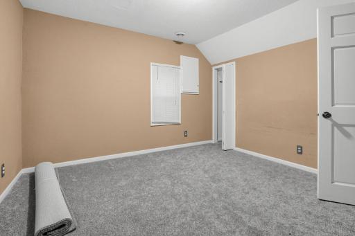 872 Lawson Avenue E, Saint Paul, MN 55106