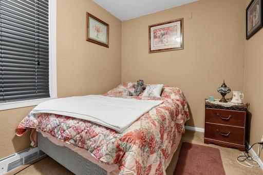 872 Lawson Avenue E, Saint Paul, MN 55106
