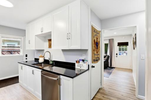 1462 Hazelwood Street, Saint Paul, MN 55106