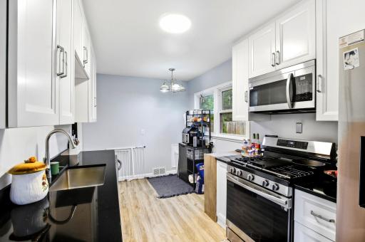 1462 Hazelwood Street, Saint Paul, MN 55106