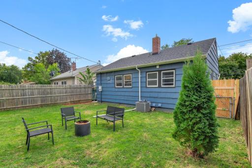 1462 Hazelwood Street, Saint Paul, MN 55106