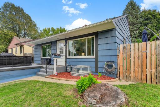 1462 Hazelwood Street, Saint Paul, MN 55106