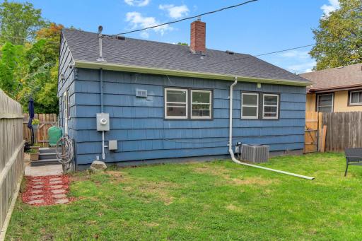 1462 Hazelwood Street, Saint Paul, MN 55106