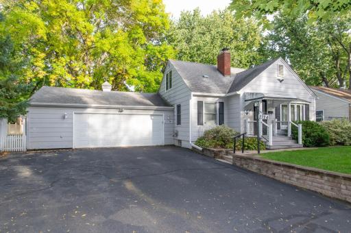 2724 France Avenue N, Robbinsdale, MN 55422