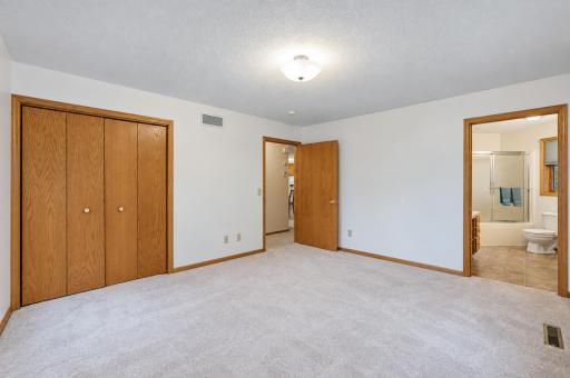 33850 98th Street, Waseca, MN 56093