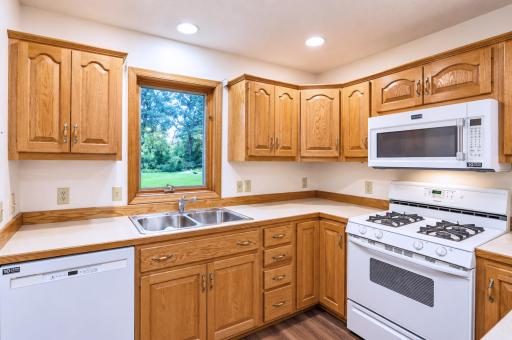 33850 98th Street, Waseca, MN 56093