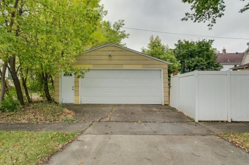 921 10th Street S, Fargo, ND 58103