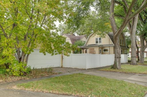 921 10th Street S, Fargo, ND 58103