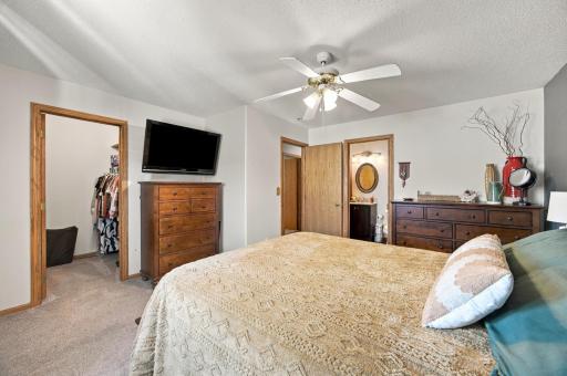 1307 4th Avenue E, West Fargo, ND 58078