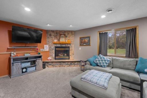 9711 Woodcrest Court, Monticello, MN 55362
