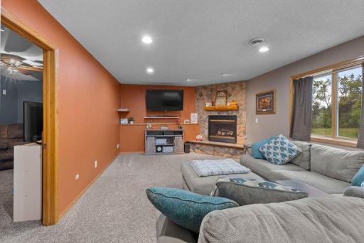 9711 Woodcrest Court, Monticello, MN 55362