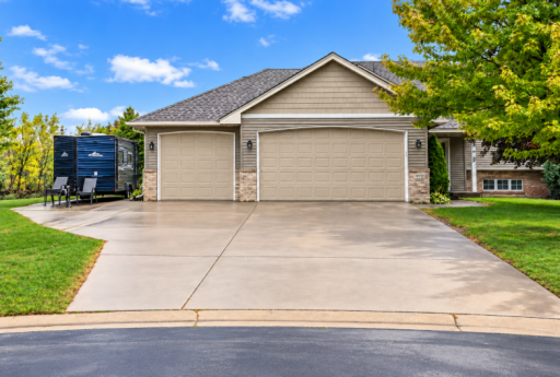 9711 Woodcrest Court, Monticello, MN 55362