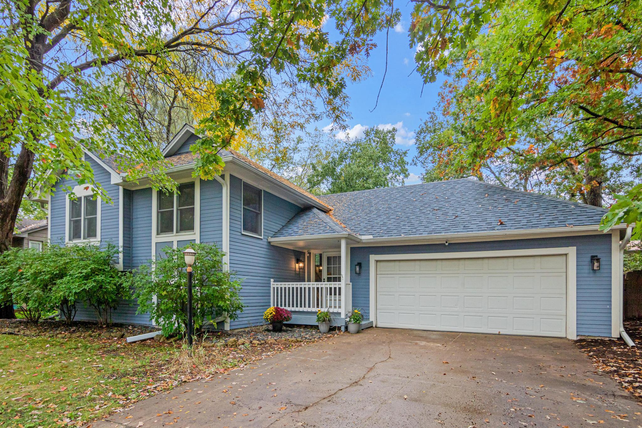 Property photo for 2365 Hillwood Drive E, Maplewood, MN 55119
