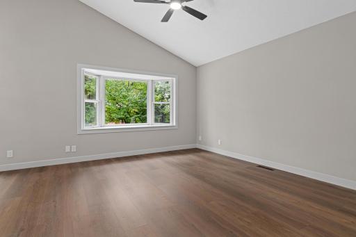 2365 Hillwood Dr-2.jpg
