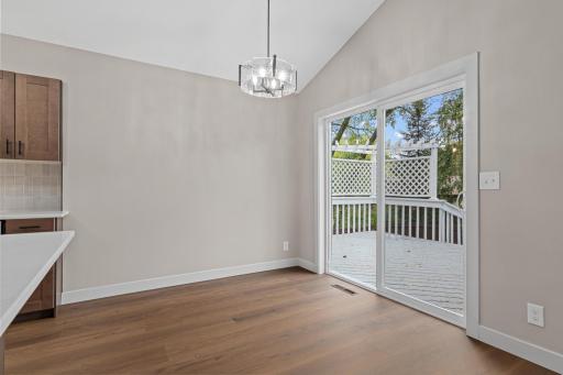 2365 Hillwood Dr-6.jpg